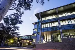 Wollongong பல்கலைக்கழகம் 