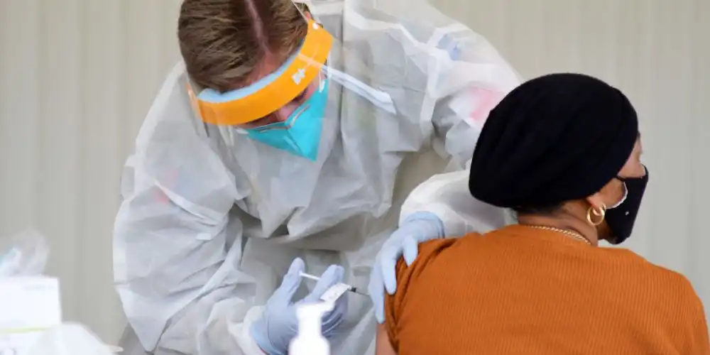 ウイルスの蔓延を防ぐとしてオーストラリアが認めたさらに2つの新型コロナウイルス感染症ワクチン
