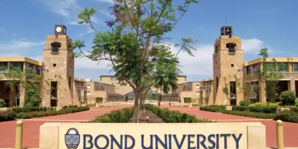 Học bổng của Đại học Bond